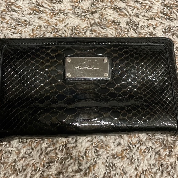 Kenneth Cole Wallet!! - Picture 12 of 14